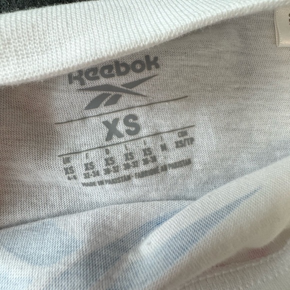 NWOT cropped Reebok tshirt - Picture 6 of 6